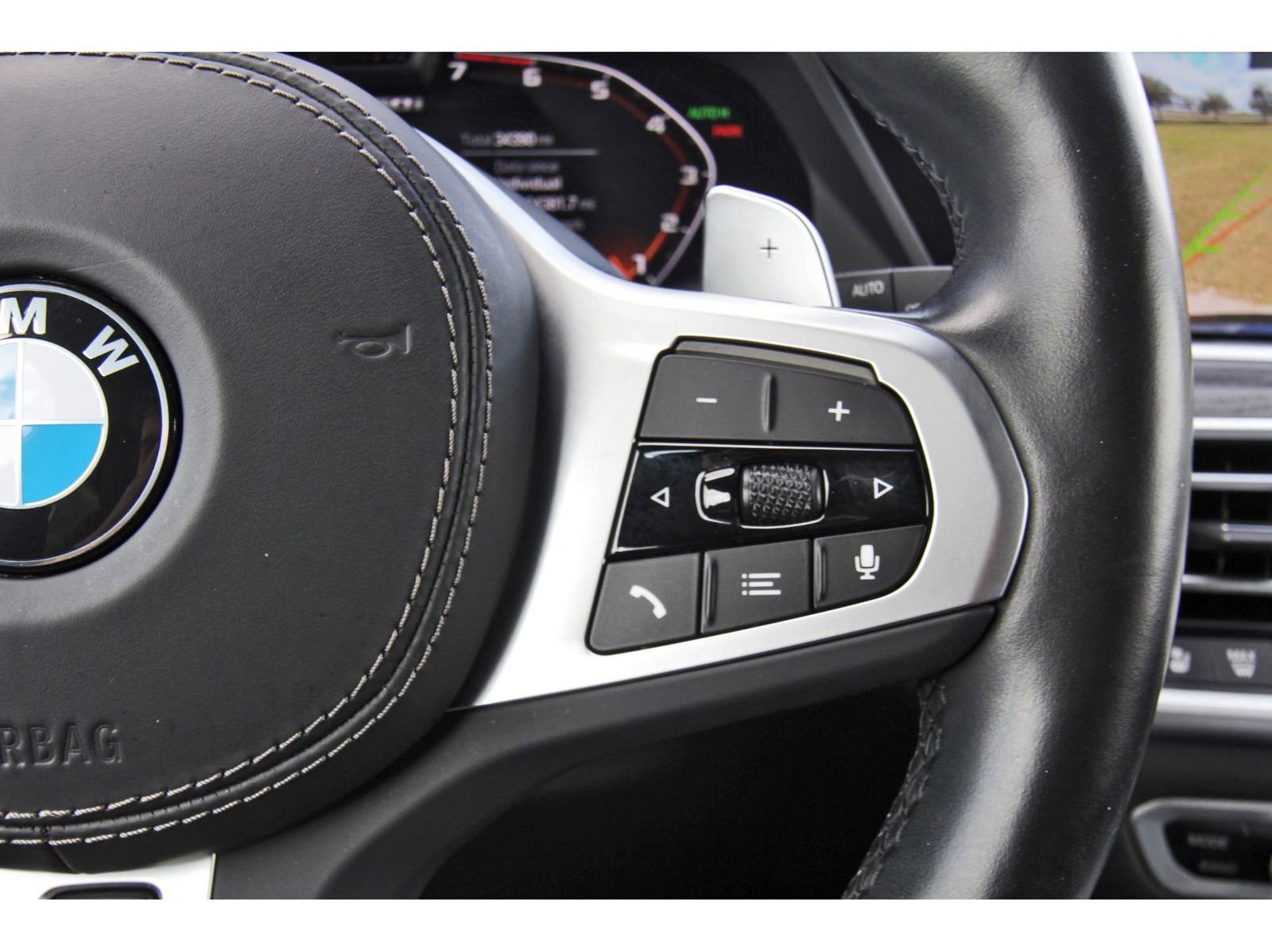 Used 2022 BMW X7 M50i w/ Dynamic Handling Package image 20