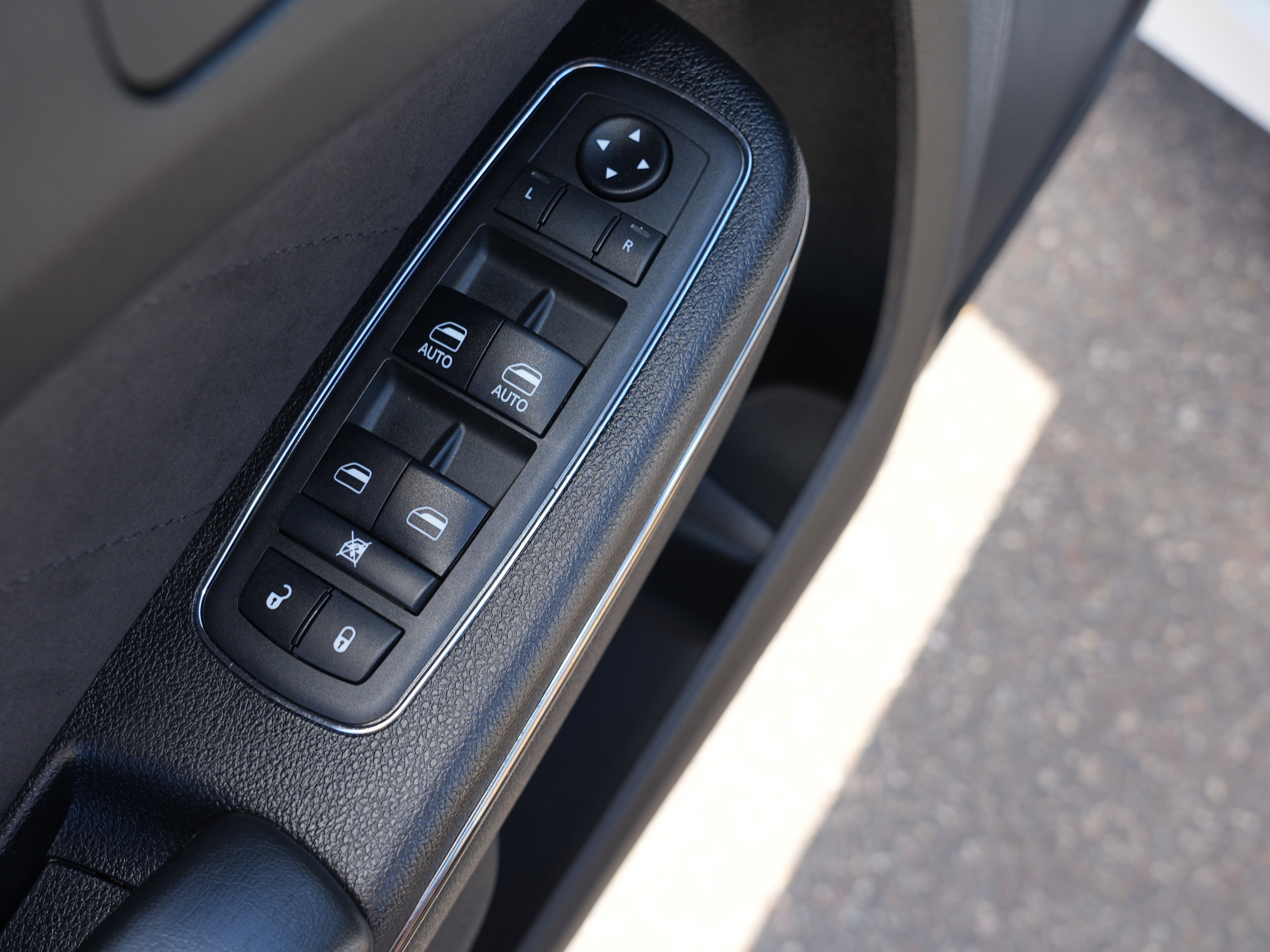 Used 2019 Dodge Charger SRT Hellcat w/ Harman/Kardon Audio Group RWD image 16