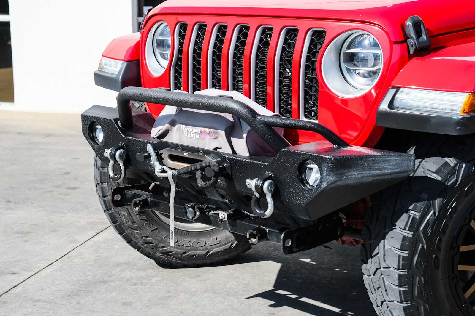 Used 2020 Jeep Gladiator Overland w/ LED Lighting Group AWD/4WD image 3