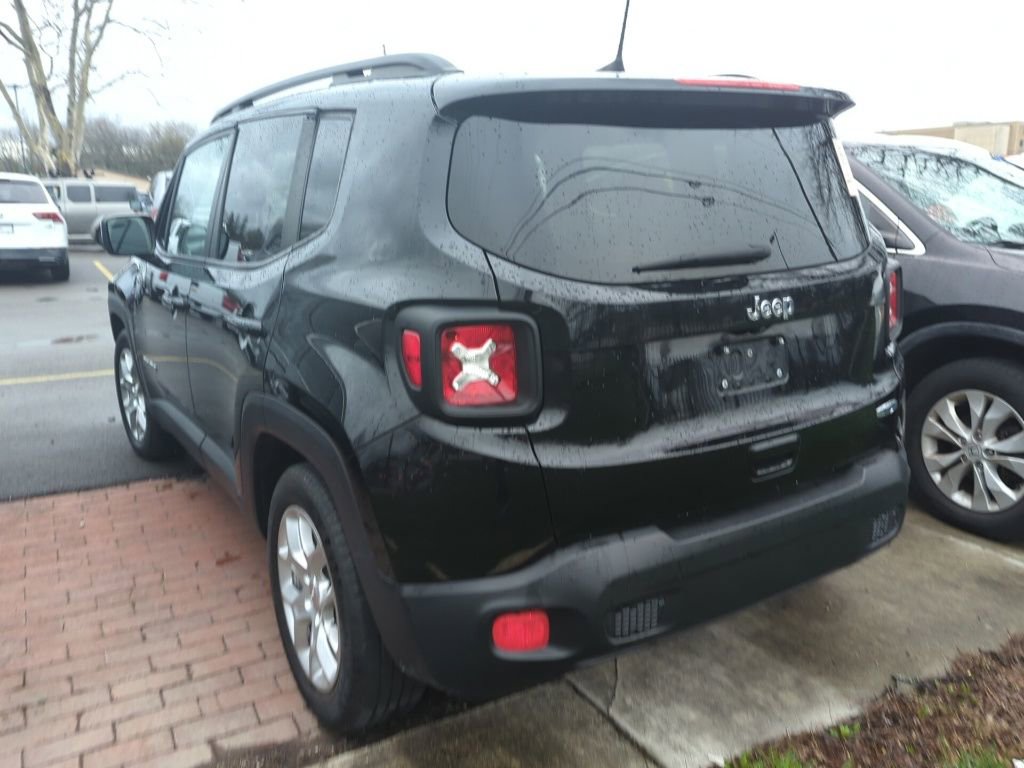 Used 2018 Jeep Renegade Latitude image 4