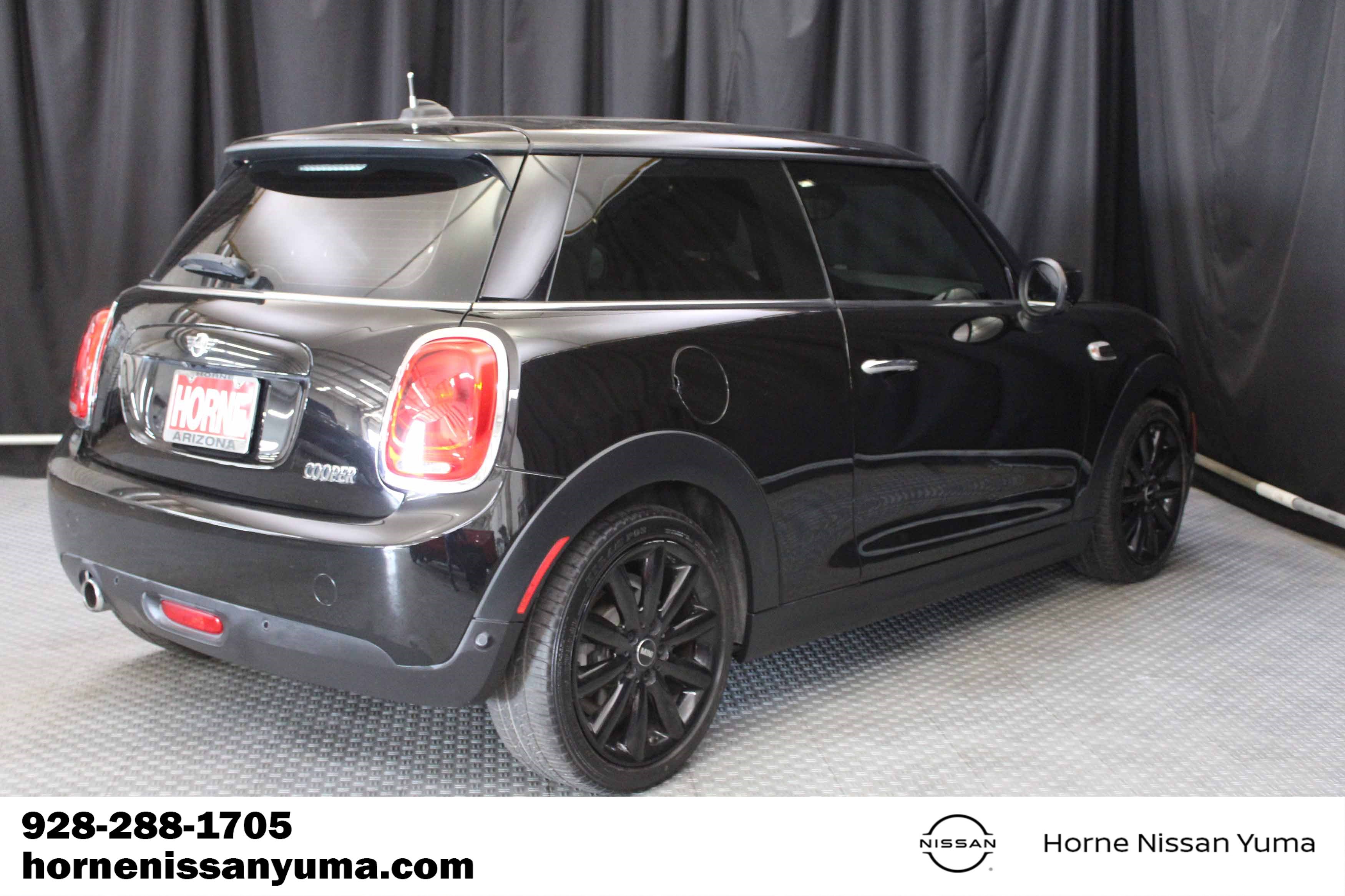 Used 2021 MINI Cooper 2-Door Hardtop FWD image 12