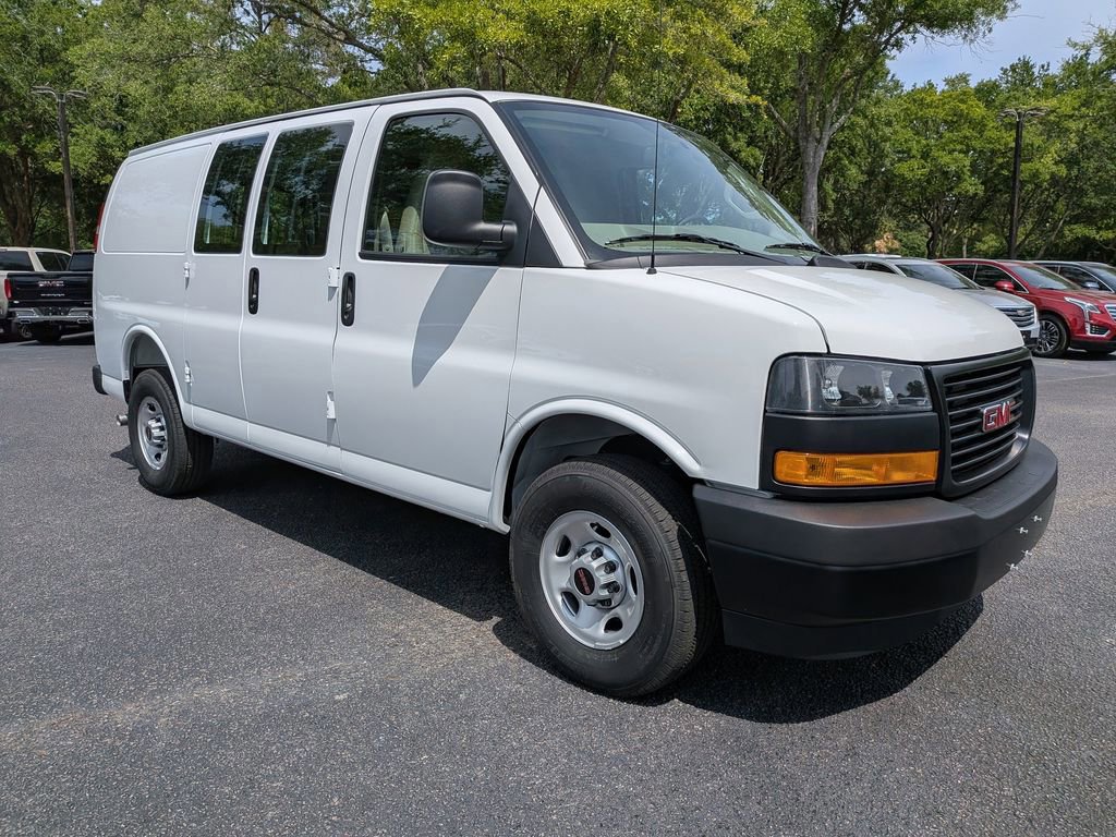 New 2026 GMC Savana 2500 RWD image 2