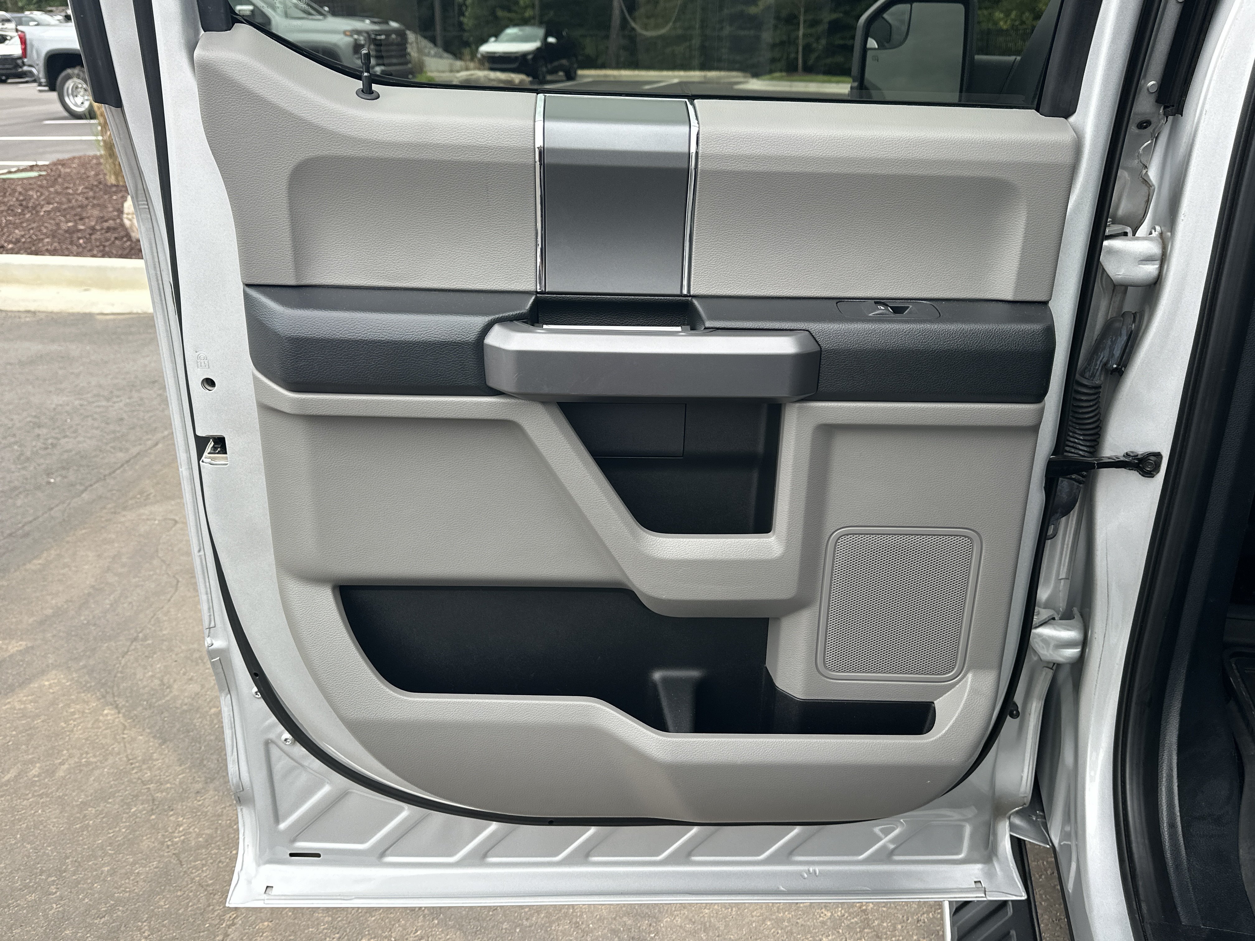 Used 2019 Ford F150 XLT w/ Equipment Group 302A Luxury AWD/4WD image 22