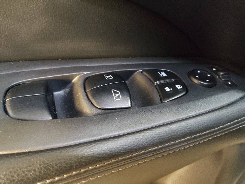 Used 2017 Nissan Pathfinder Platinum w/ Family Entertainment Package AWD/4WD image 27