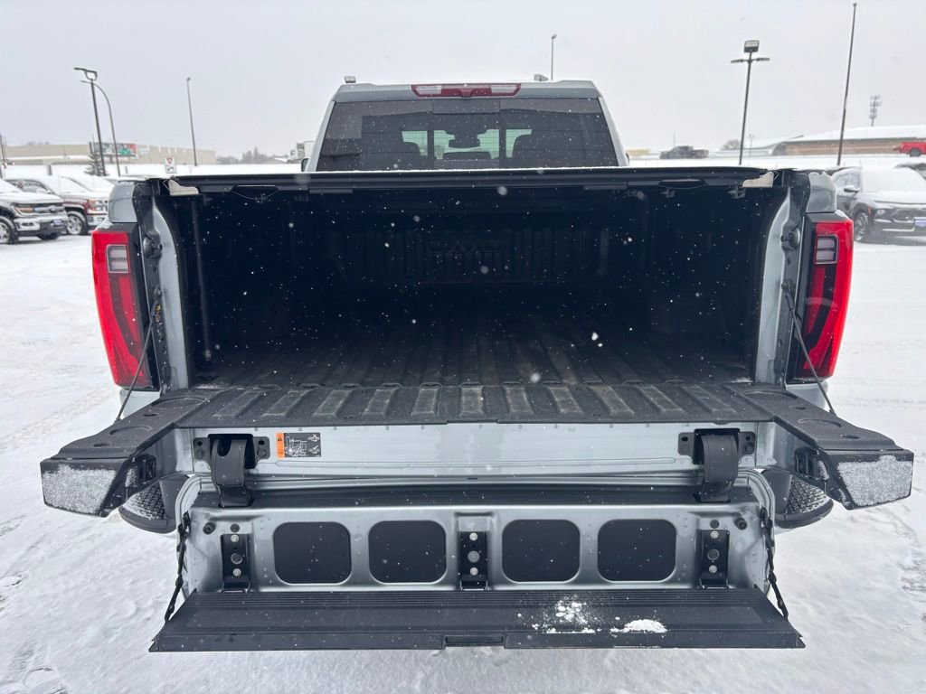Used 2024 GMC Sierra 2500 SLT w/ SLT Premium Package image 32