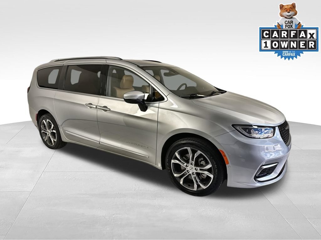 Used 2023 Chrysler Pacifica Pinnacle AWD/4WD video 2