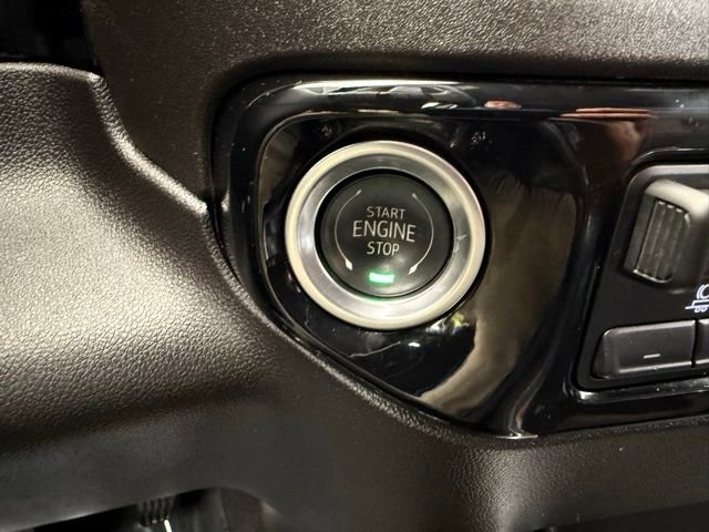 Used 2025 Chevrolet Silverado 1500 LTZ AWD/4WD image 42