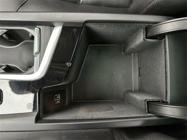 Used 2018 Volvo XC60 T6 Momentum w/ Convenience Package image 21