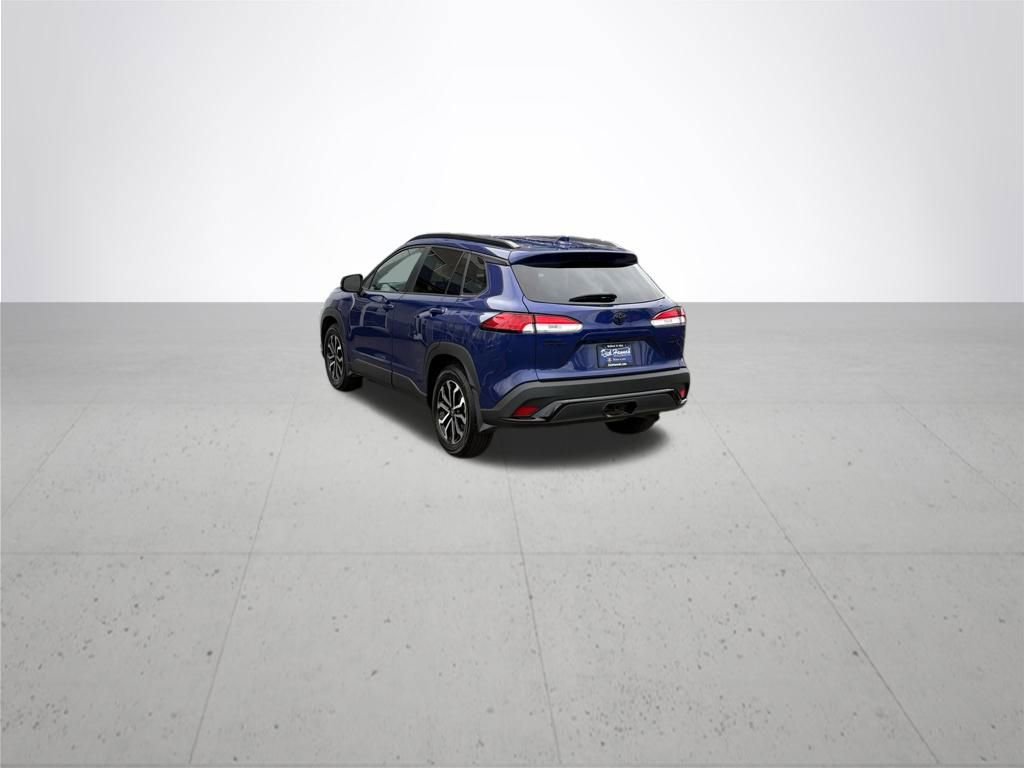 Used 2024 Toyota Corolla Cross SE image 8