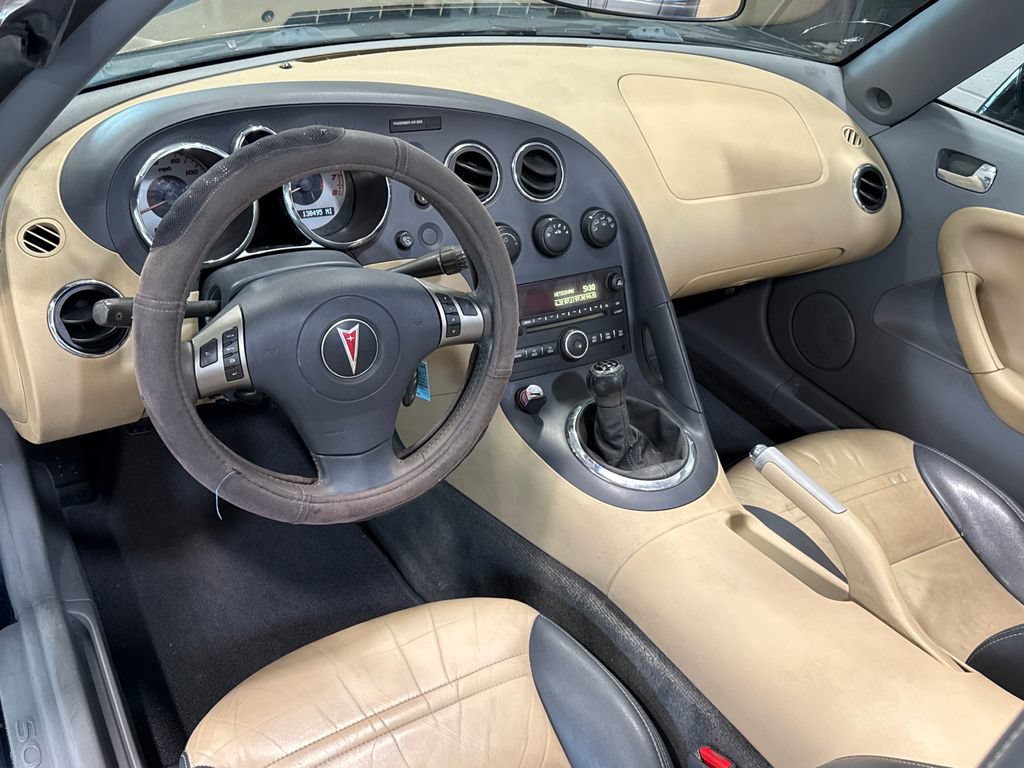 Used 2006 Pontiac Solstice Convertible w/ Premium Package RWD image 5