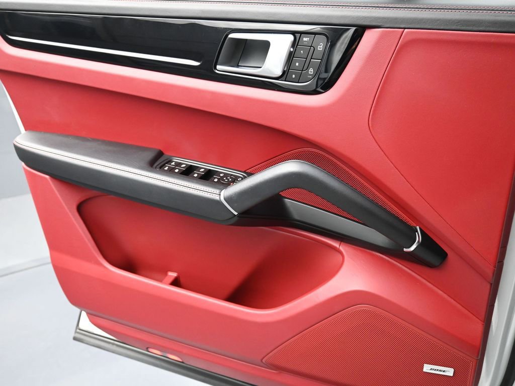 Certified 2022 Porsche Cayenne Coupe AWD/4WD image 25