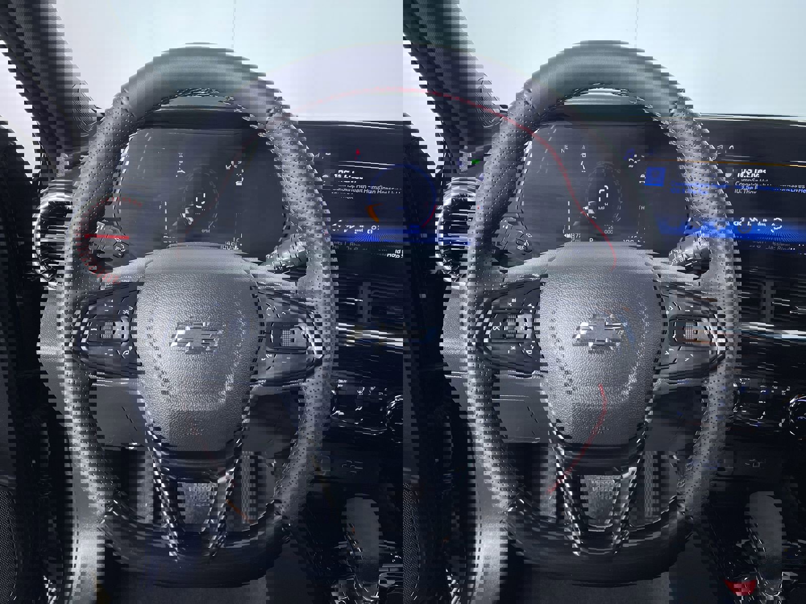 Used 2025 Chevrolet Trax RS w/ Driver Confidence Package image 16