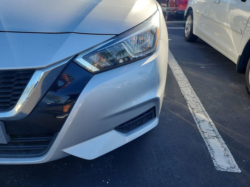 Used 2021 Nissan Versa SV FWD image 6