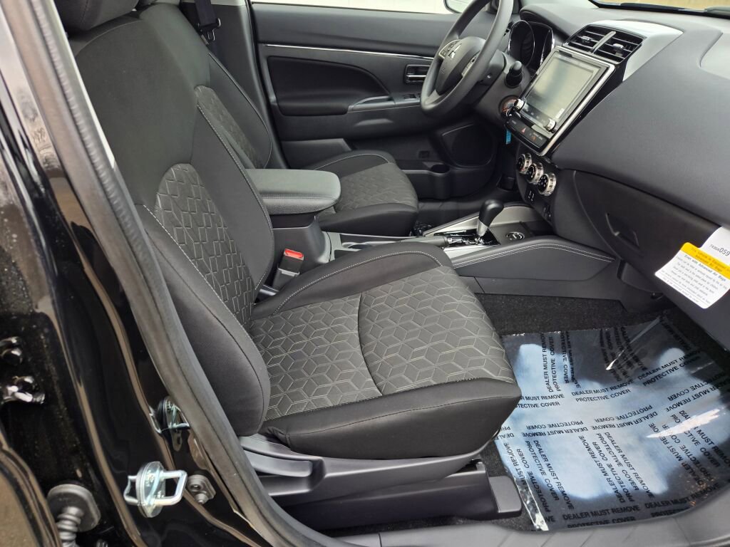 Used 2026 Mitsubishi Outlander Sport ES AWD/4WD image 5