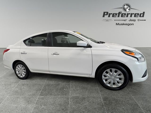 Used 2015 Nissan Versa SV image 8