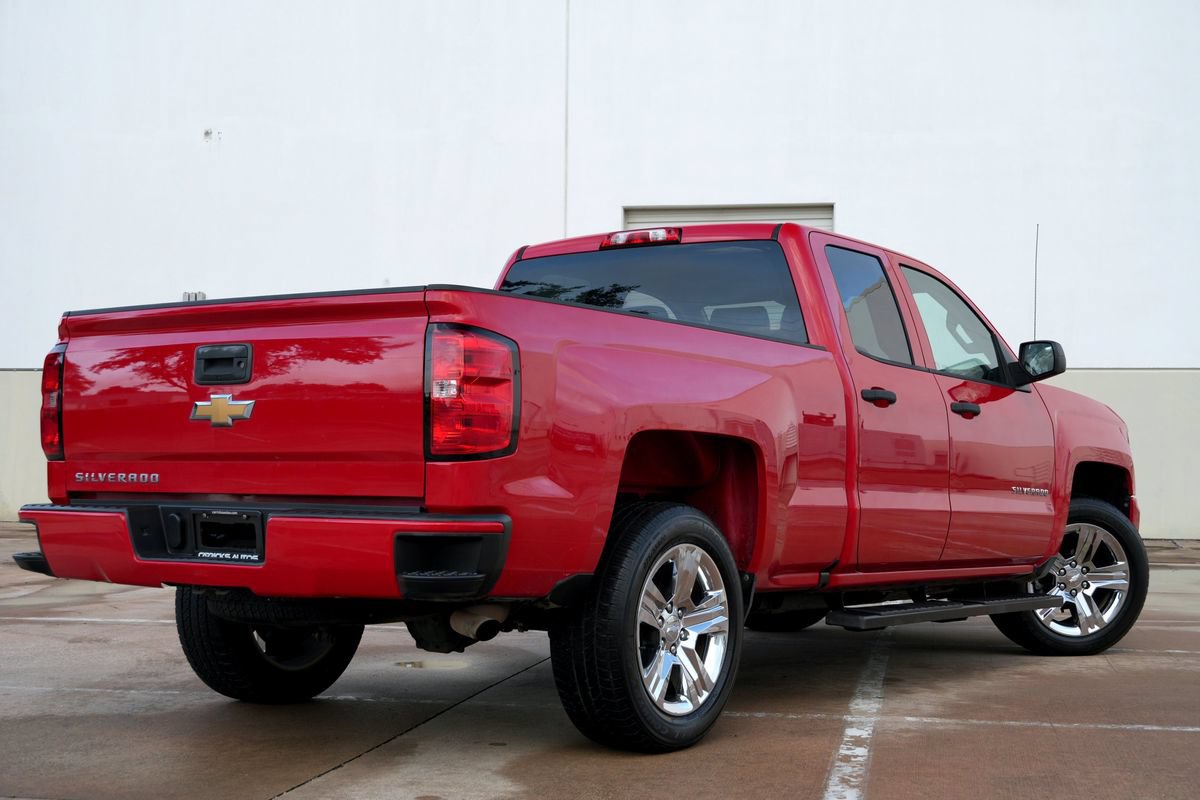 Used 2018 Chevrolet Silverado 1500 Custom w/ Custom Convenience Package RWD image 3