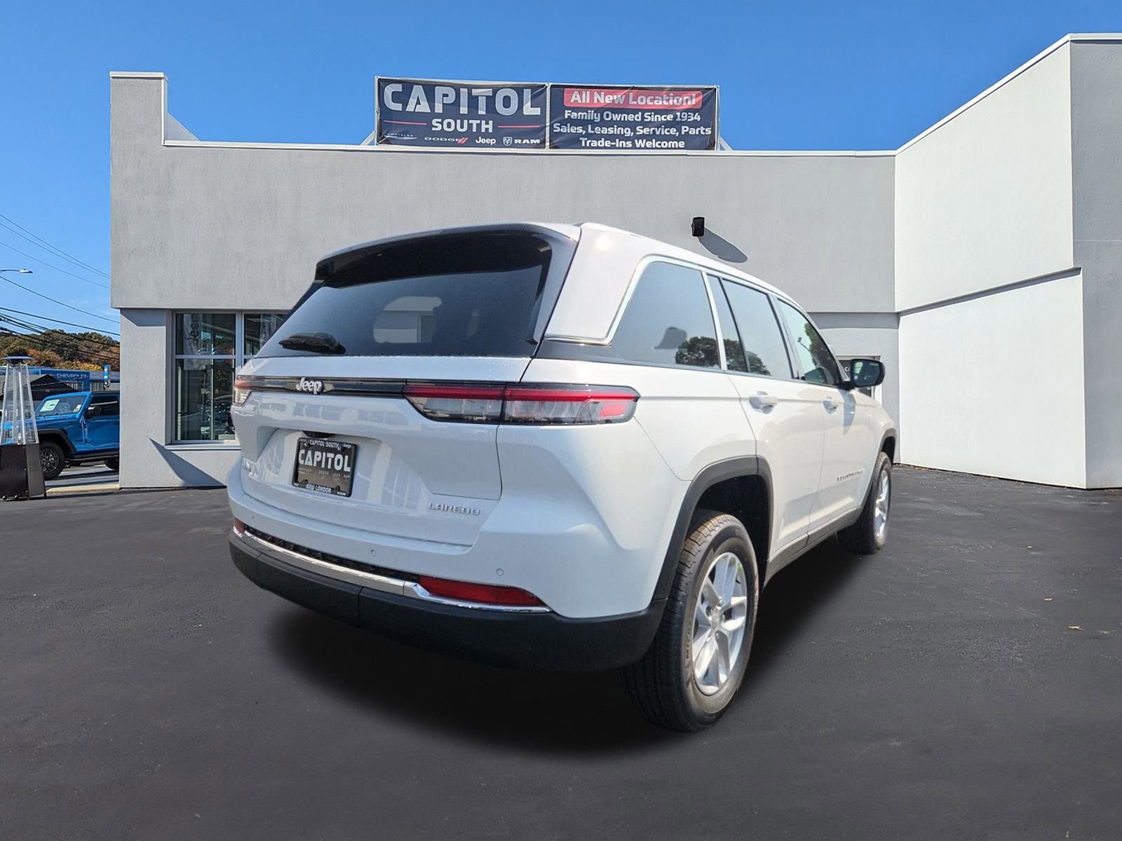 New 2025 Jeep Grand Cherokee Laredo X w/ Luxury Tech Group I image 8