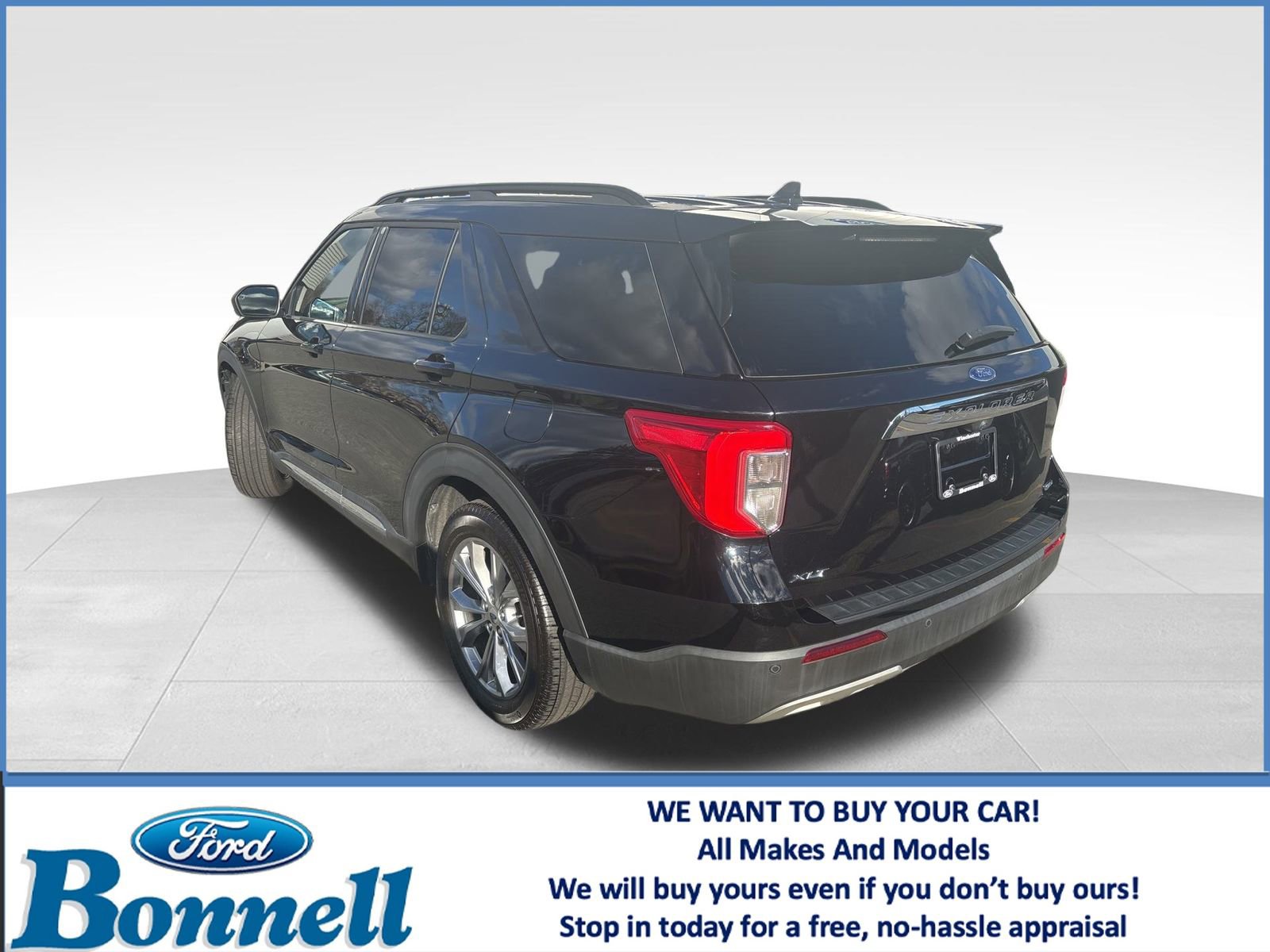 Used 2020 Ford Explorer XLT w/ Equipment Group 202A image 3