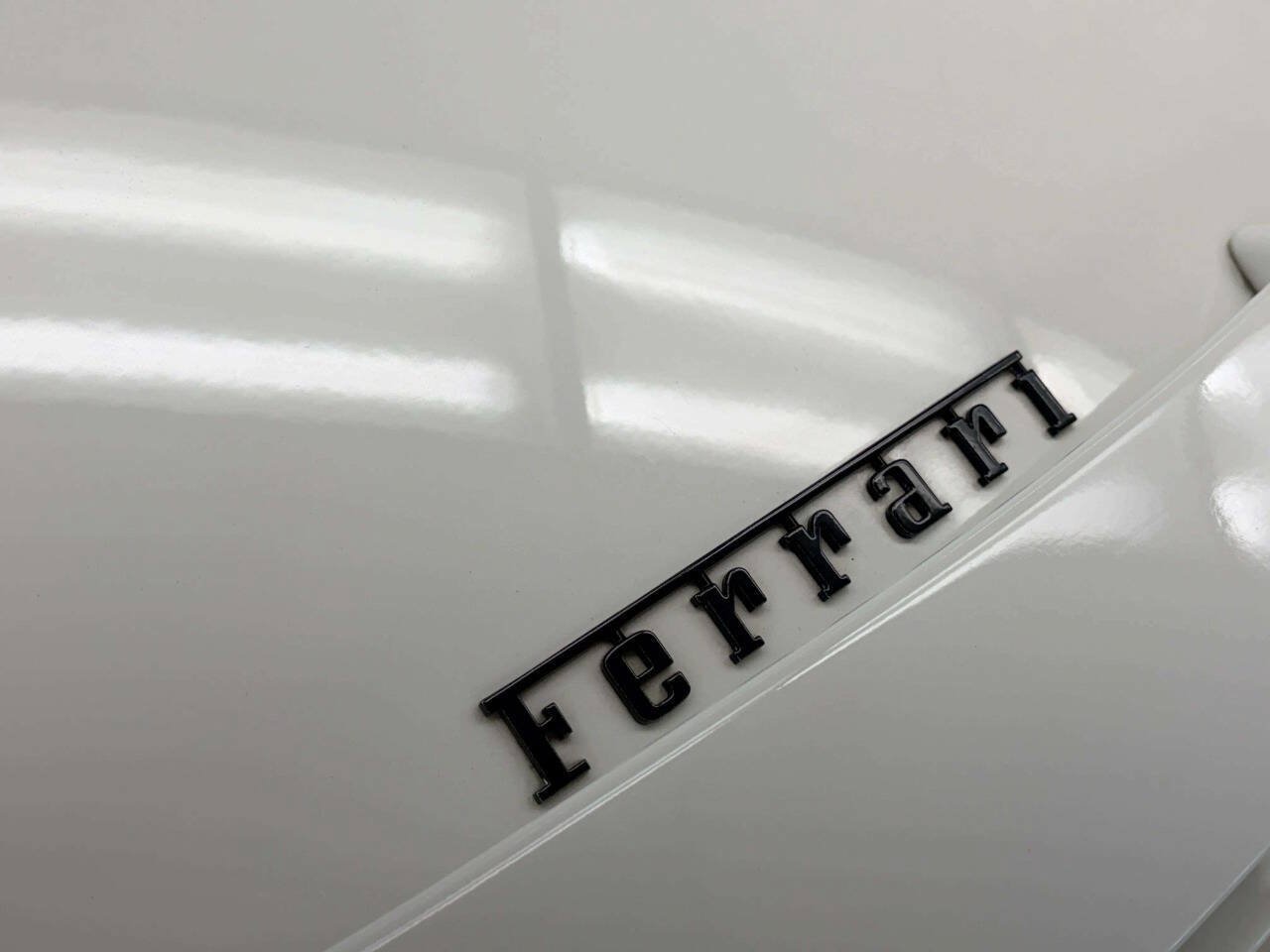 Used 2012 Ferrari California RWD image 16