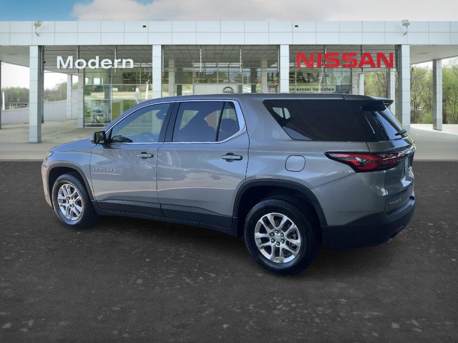 Used 2023 Chevrolet Traverse LS w/ Safety Package FWD image 3