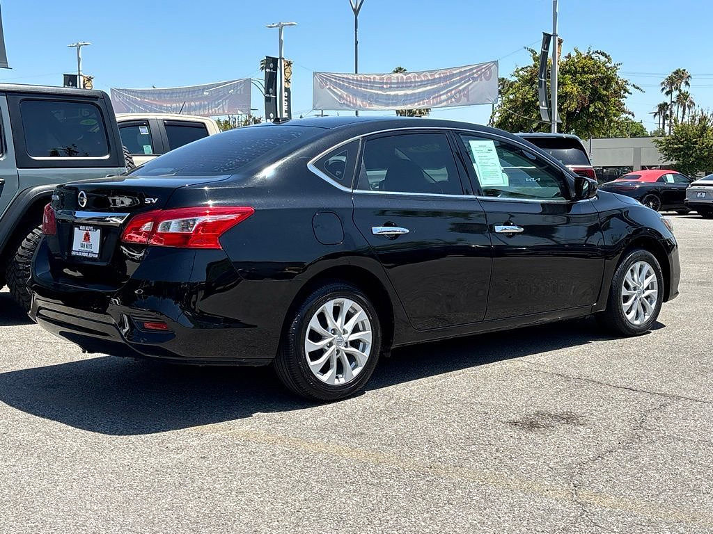 Used 2019 Nissan Sentra SV FWD image 3