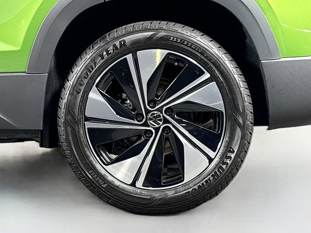 New 2026 Volkswagen Taos SE AWD/4WD image 32