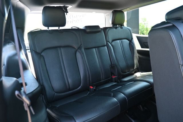 Used 2024 Jeep Wagoneer Series II AWD/4WD image 22