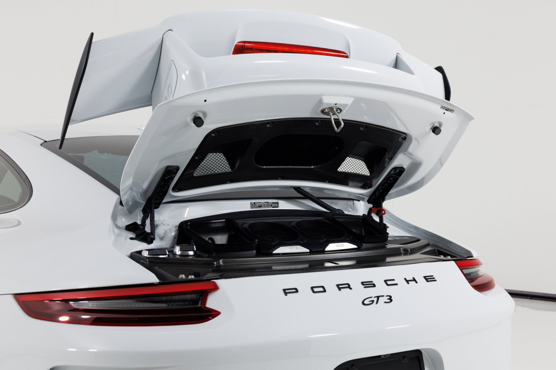 Used 2018 Porsche 911 GT3 RWD image 52