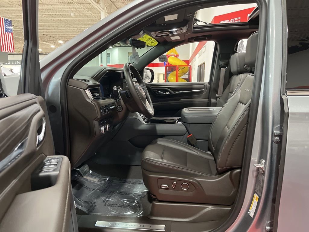 Certified 2024 GMC Yukon XL Denali w/ Denali Reserve Package image 10