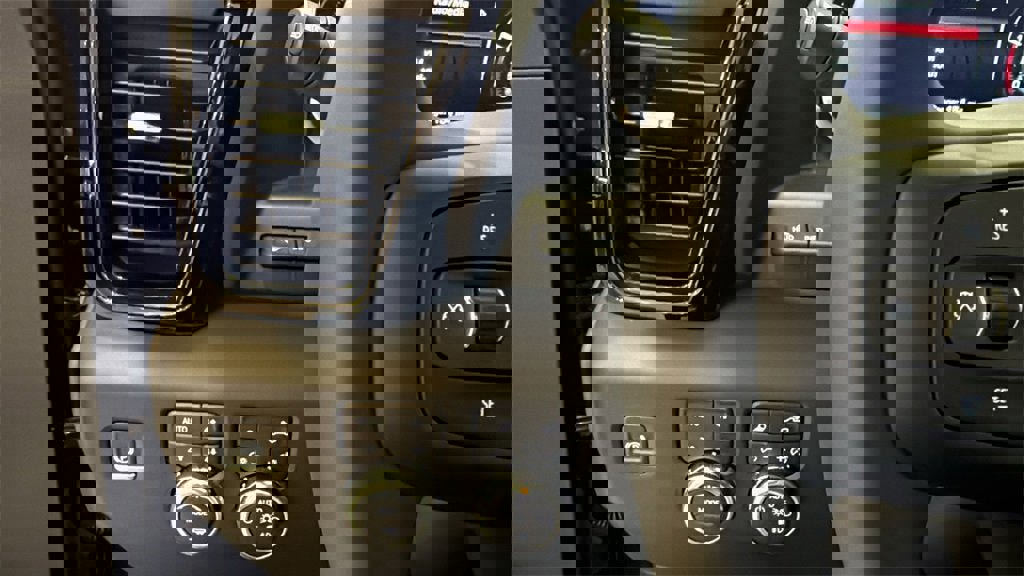 New 2026 GMC Sierra 3500 AT4 w/ AT4 Premium Plus Package image 33