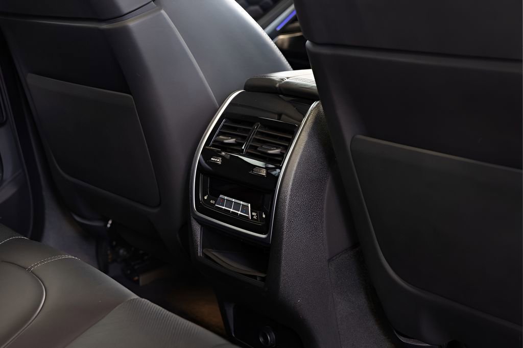 Used 2021 BMW X6 M w/ Competition Package image 68