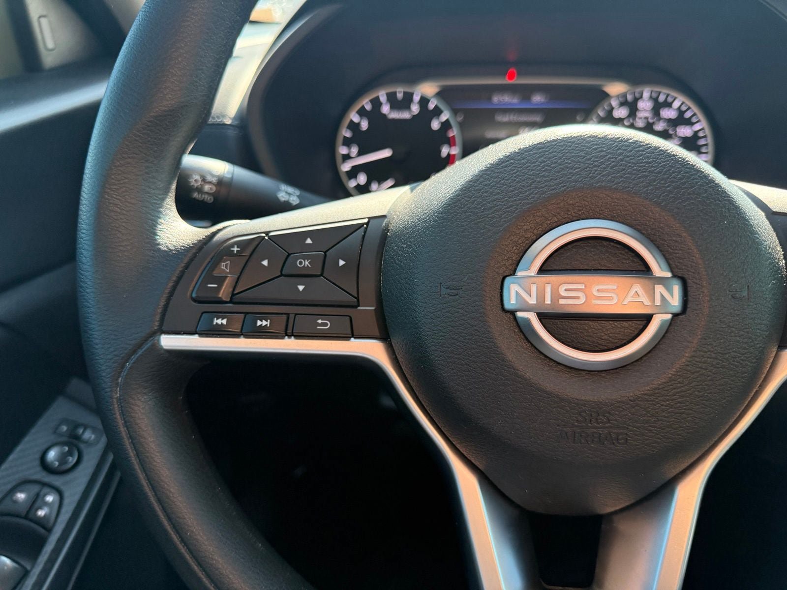 Used 2024 Nissan Sentra SV FWD image 19