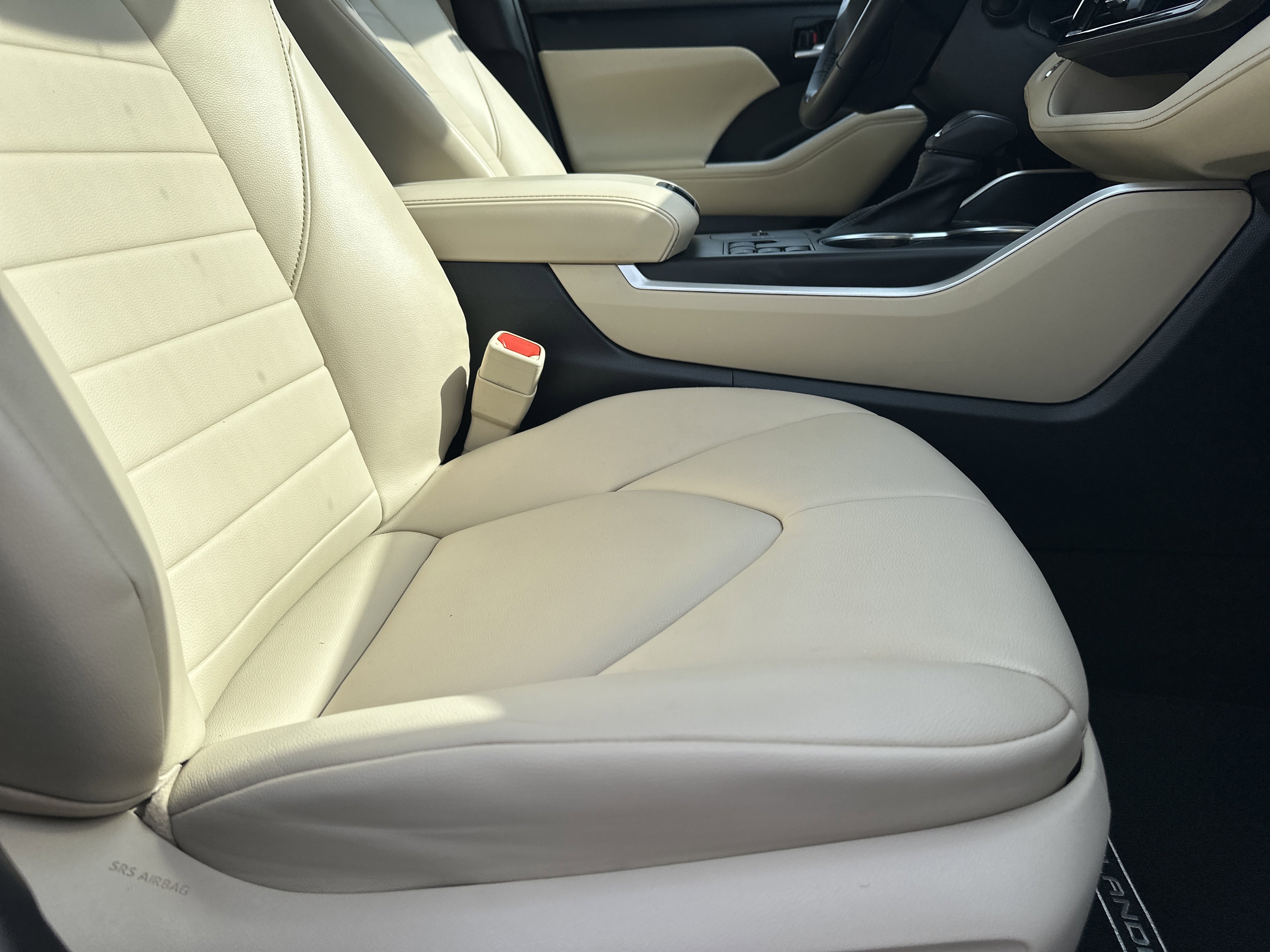 Used 2023 Toyota Highlander XLE image 14