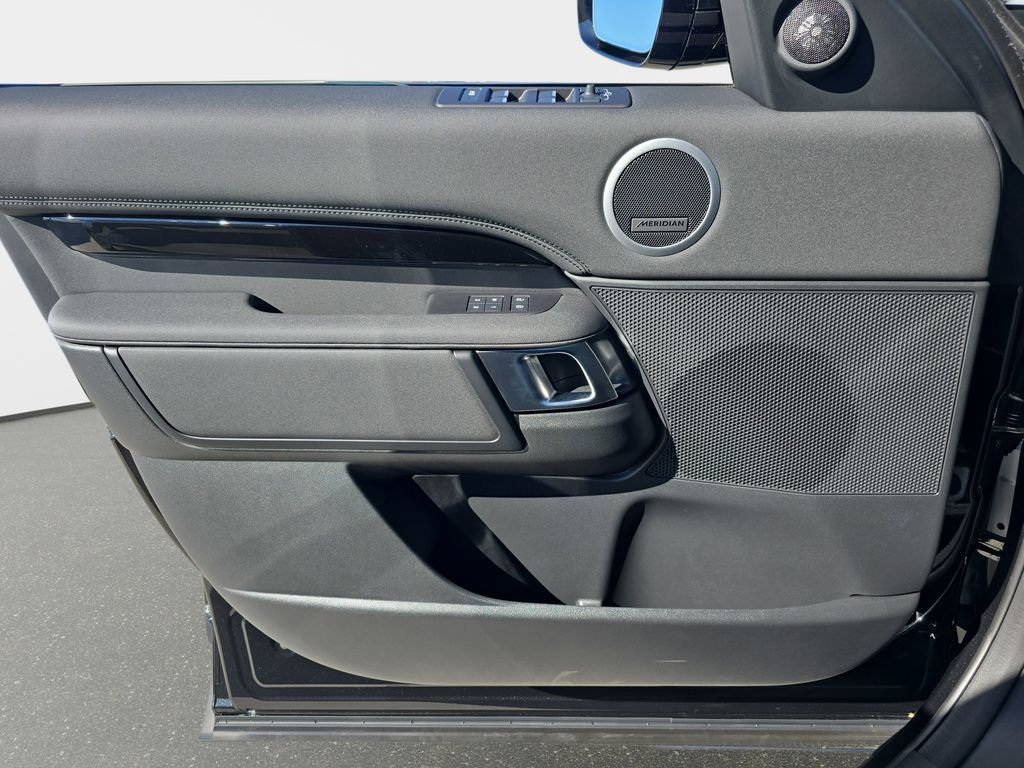 New 2026 Land Rover Discovery S AWD/4WD image 29