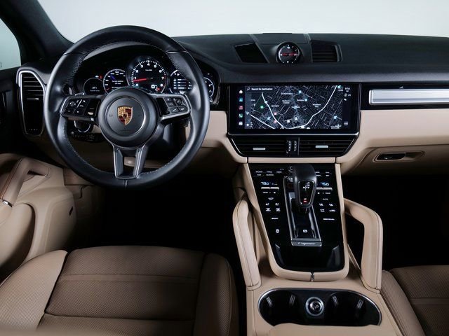 Certified 2023 Porsche Cayenne Platinum Edition image 14