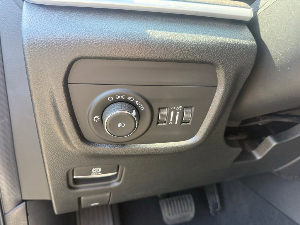 New 2026 Jeep Grand Cherokee L Limited AWD/4WD image 16