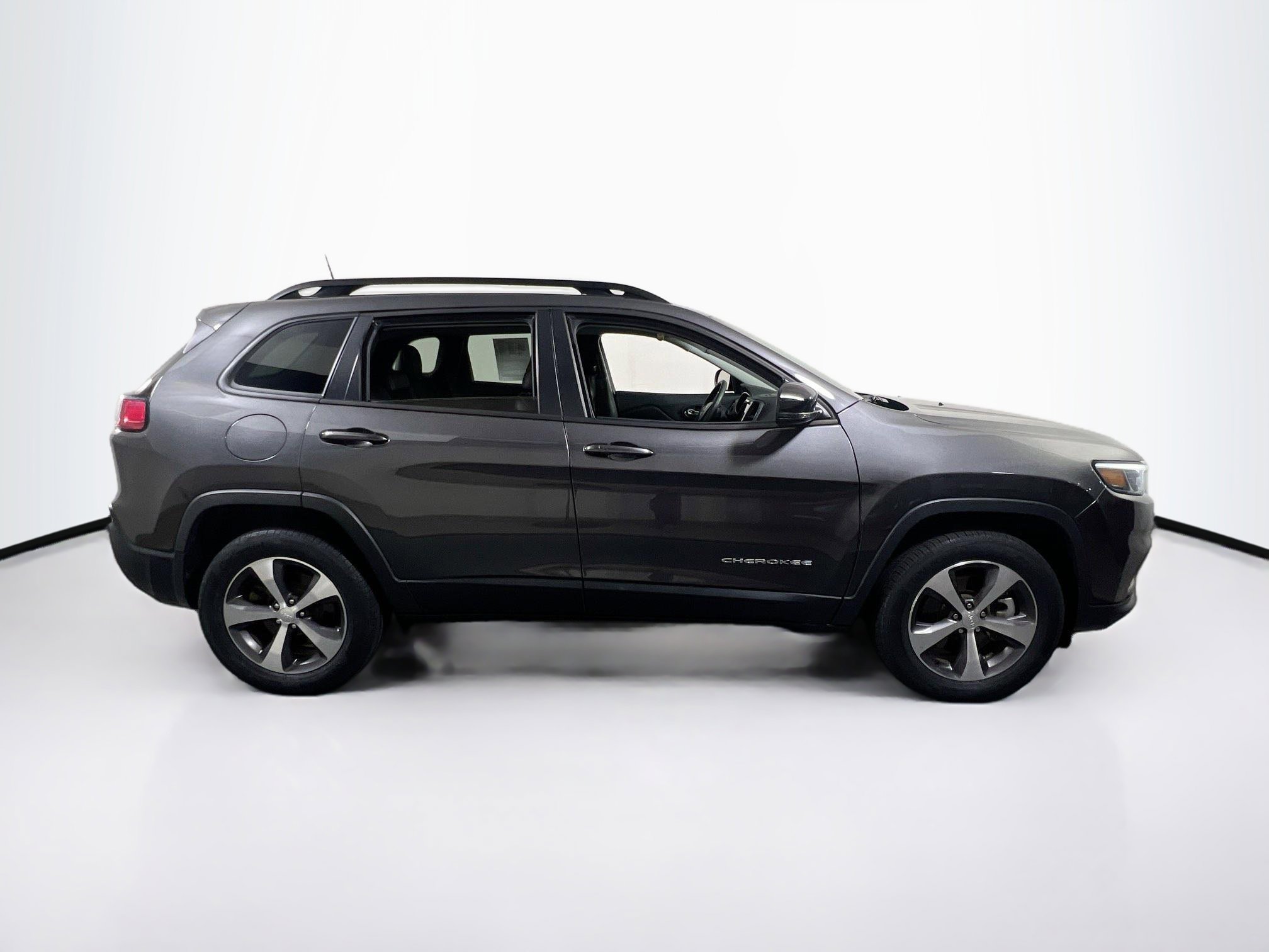 Used 2022 Jeep Cherokee Limited image 4