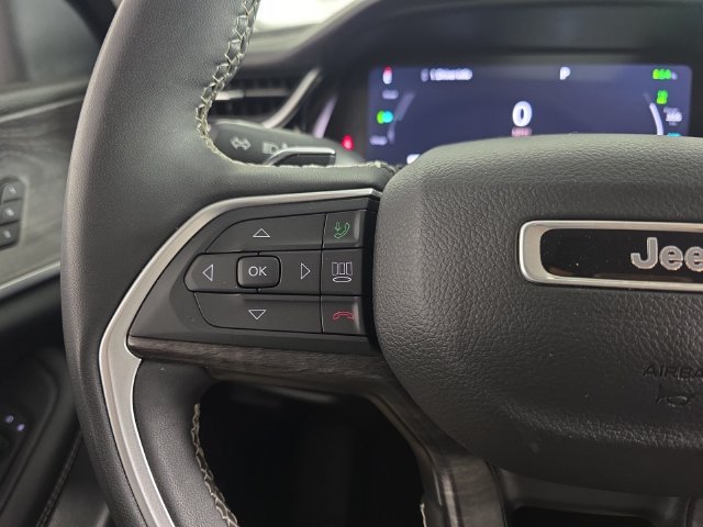Used 2023 Jeep Grand Cherokee 30th Anniversary AWD/4WD image 14