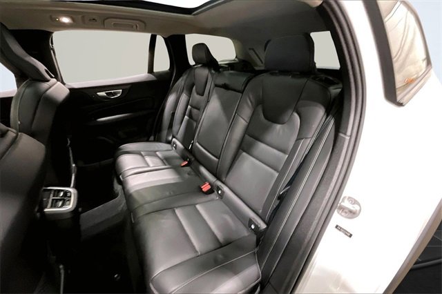 Certified 2024 Volvo V60 B5 Cross Country Ultimate w/ Protection Package Premier image 27