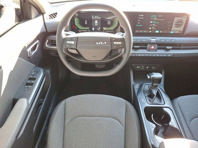 Used 2025 Kia K4 LXS image 14