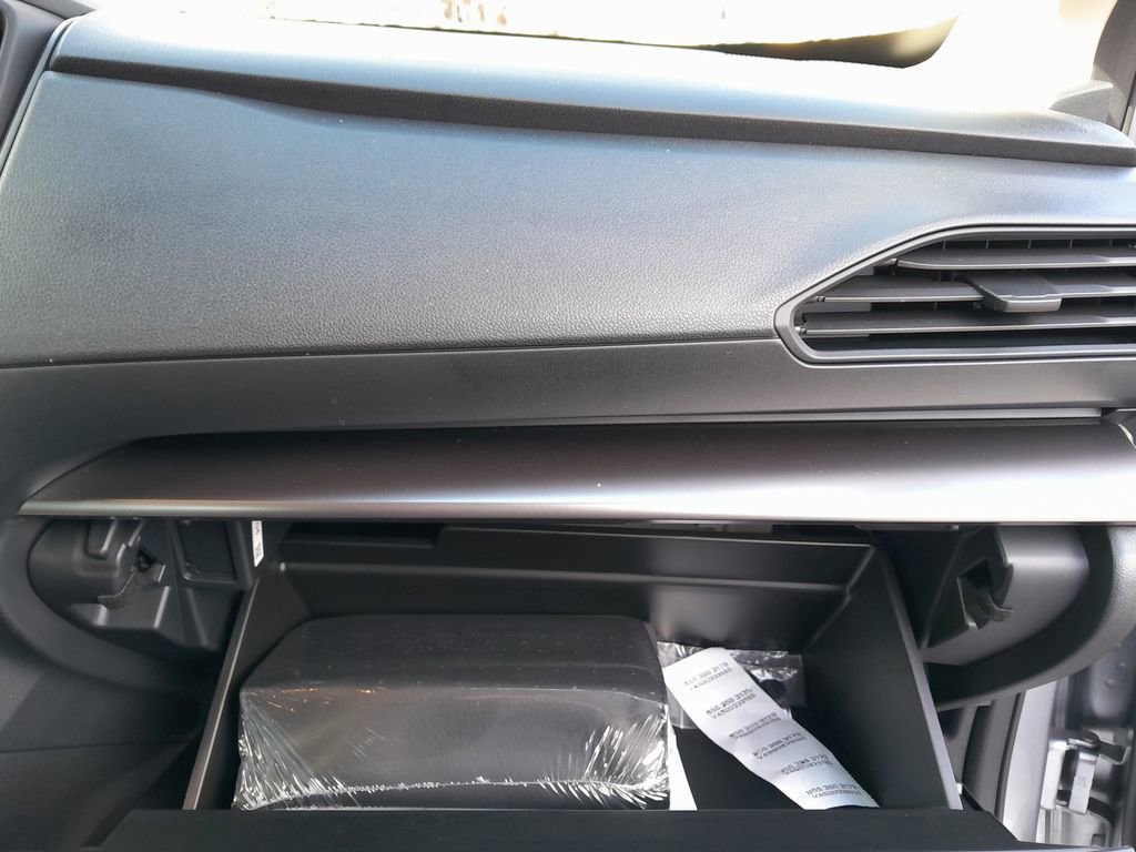 Certified 2025 Subaru Impreza 2.0i image 38