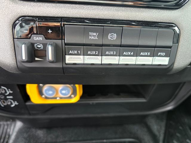 New 2026 RAM 5500 Tradesman w/ Chrome Appearance Group AWD/4WD image 15