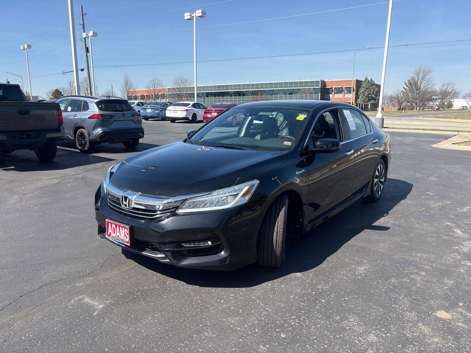 Used 2017 Honda Accord Touring image 3