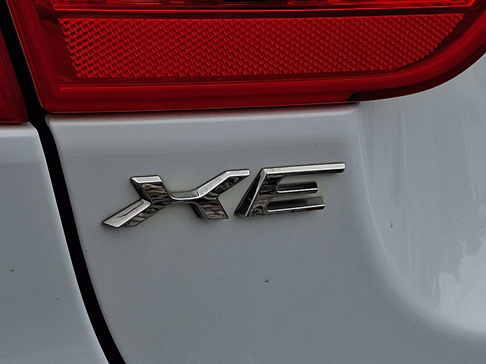 Used 2018 Jaguar XE Portfolio AWD/4WD image 31