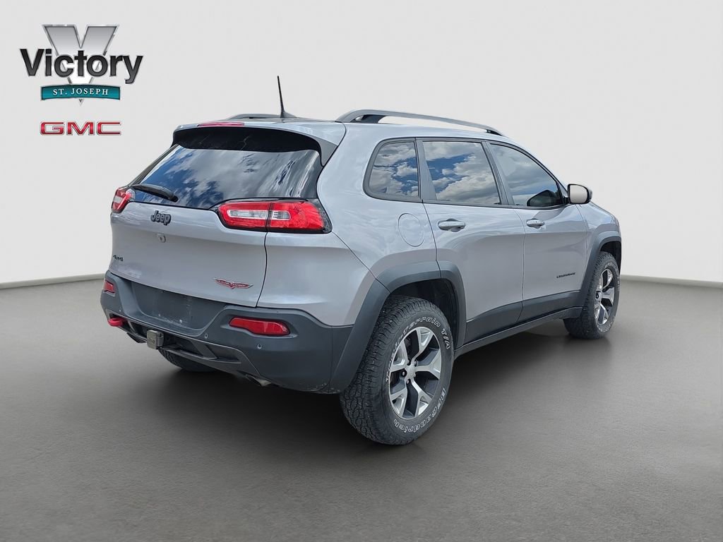 Used 2018 Jeep Cherokee Trailhawk w/ Comfort/Convenience Group AWD/4WD image 18