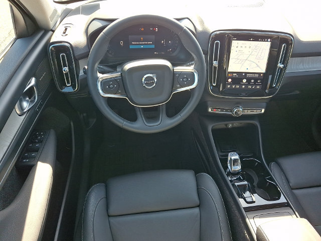 Used 2026 Volvo XC40 B5 Ultra AWD/4WD image 11