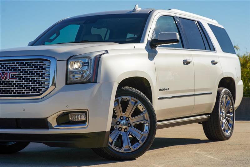 Used 2015 GMC Yukon Denali w/ Premium Package AWD/4WD image 11