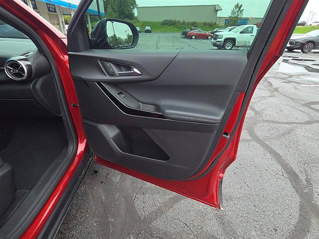 Used 2025 Chevrolet Equinox LT w/ Safety and Technology Package FWD image 9