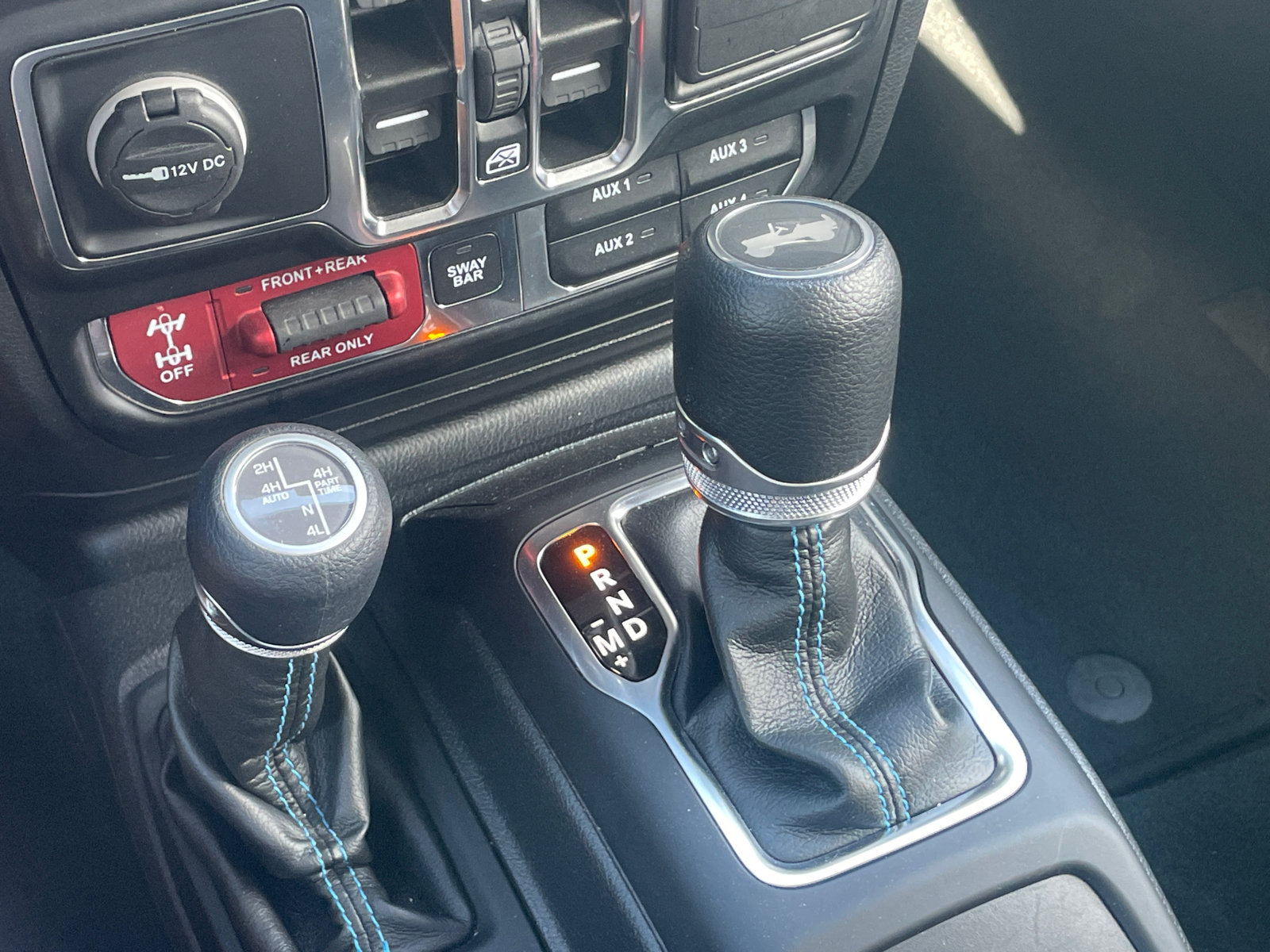 Used 2022 Jeep Wrangler Unlimited Rubicon 4xe AWD/4WD image 17