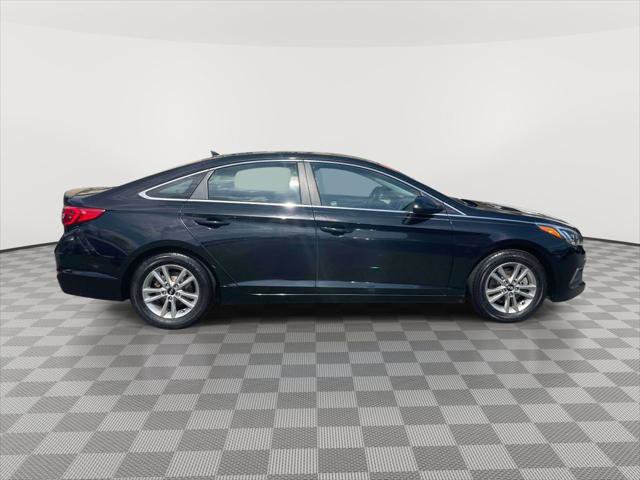 Used 2017 Hyundai Sonata SE FWD image 4